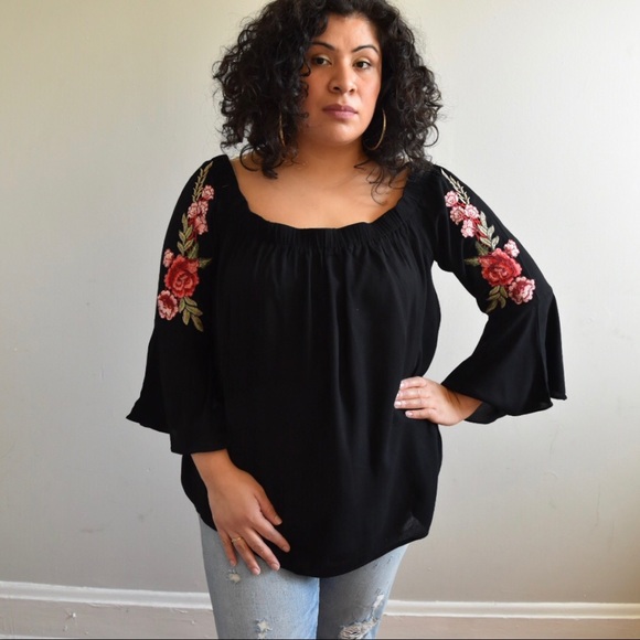 3X Left! Embroidered Off The Shoulder Top - Picture 4 of 8